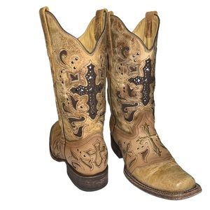 CORRAL Vintage Boots Antique Saddle Cutouts Embroidered Cross Studded Sz 9.5M